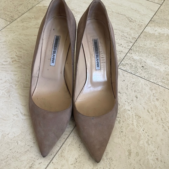 Manolo Blahnik suede pump.. size 39 1/2 - Picture 1 of 5